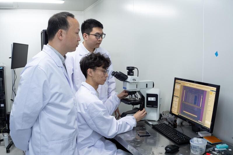 Chinese researchers have developed ultra-high-speed flash memory.